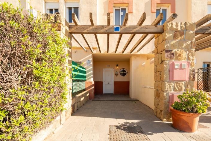 Image No.7-2 Bed Townhouse for sale