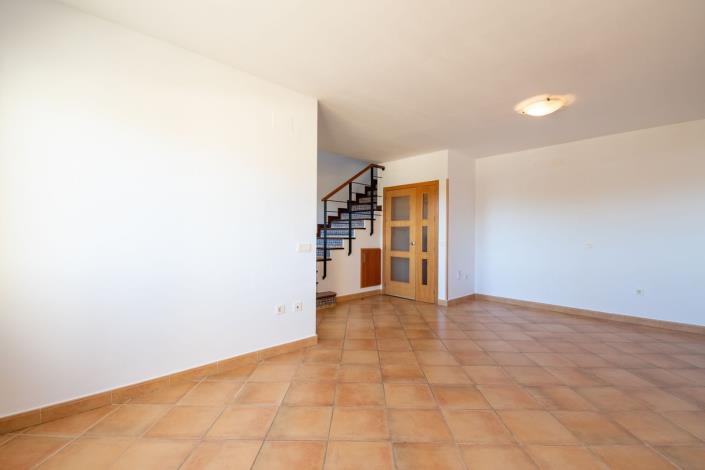 Image No.16-2 Bed Townhouse for sale