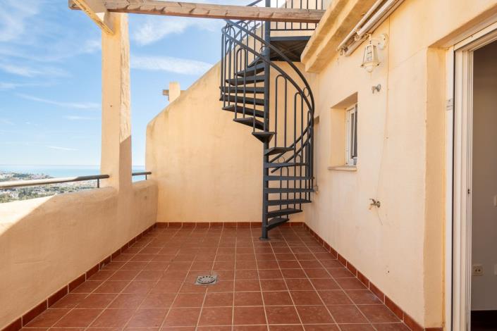 Image No.27-2 Bed Townhouse for sale