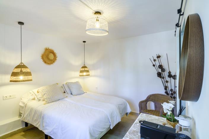 Image No.8-3 Bed Townhouse for sale