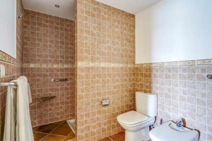 Image No.18-3 Bed Townhouse for sale