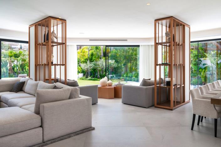 Image No.10-6 Bed Villa for sale