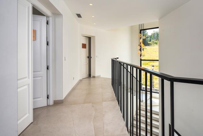 Image No.56-6 Bed Villa for sale