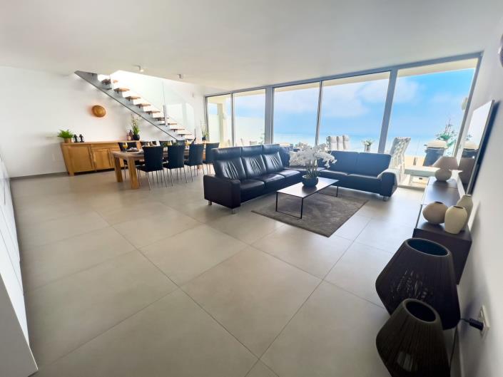 Image No.8-4 Bed Penthouse for sale