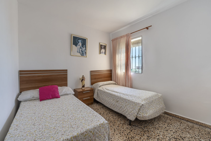 Image No.15-3 Bed Villa / Detached for sale