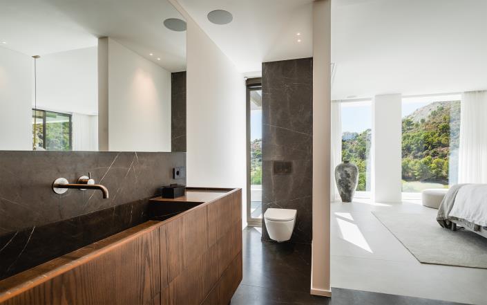 Image No.14-6 Bed Villa / Detached for sale