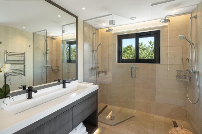 Image No.6-5 Bed Villa for sale