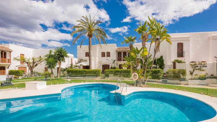 Image No.4-3 Bed Townhouse for sale