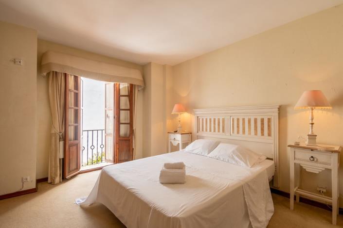 Image No.16-3 Bed Townhouse for sale