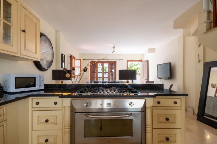 Image No.20-3 Bed Townhouse for sale