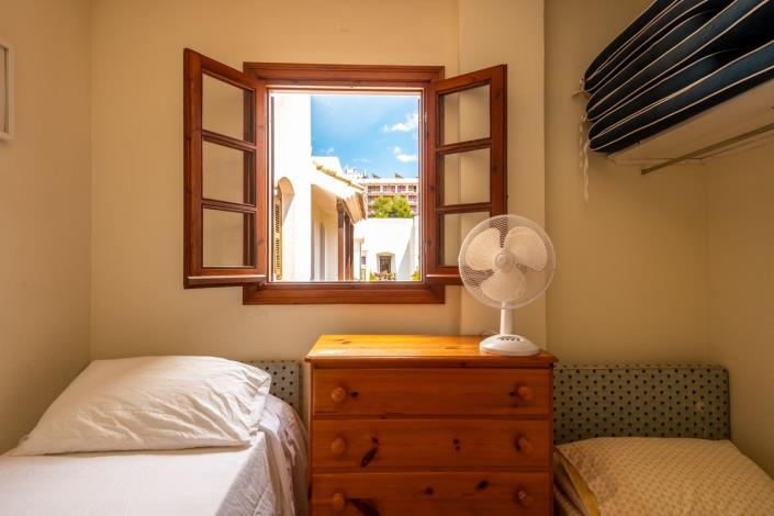 Image No.24-3 Bed Townhouse for sale