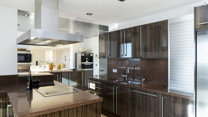 Image No.24-4 Bed Apartment for sale