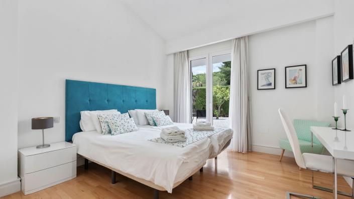 Image No.15-7 Bed Villa for sale