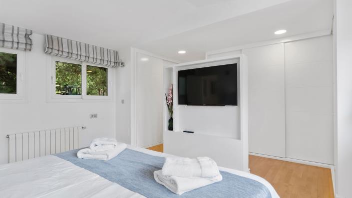 Image No.29-7 Bed Villa for sale