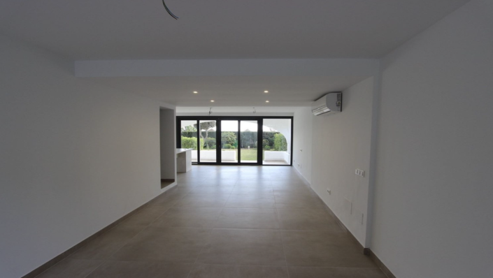 Image No.10-4 Bed Townhouse for sale