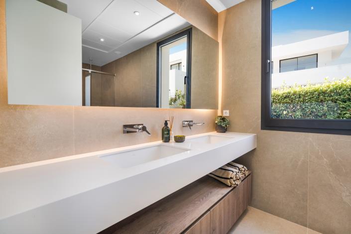 Image No.15-6 Bed Villa for sale