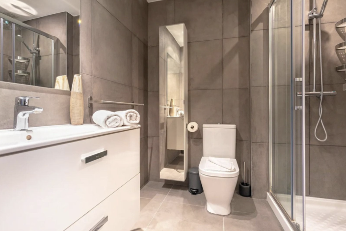 Image No.14-2 Bed Townhouse for sale