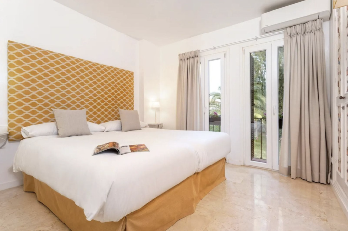 Image No.15-2 Bed Townhouse for sale