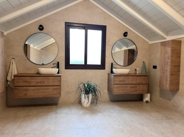 Image No.12-5 Bed Villa / Detached for sale