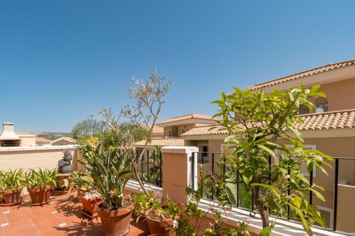 Image No.26-3 Bed Townhouse for sale