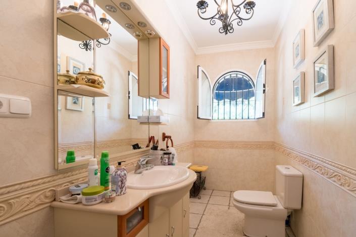 Image No.10-5 Bed Villa for sale