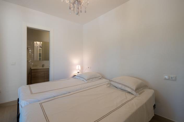 Image No.54-5 Bed Villa for sale