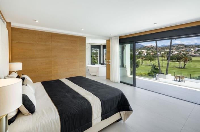 Image No.13-Villa de 5 chambres à vendre à Nueva Andalucia