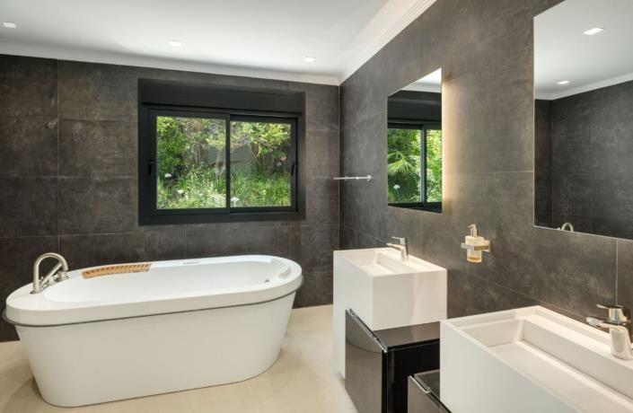 Image No.15-Villa de 5 chambres à vendre à Nueva Andalucia