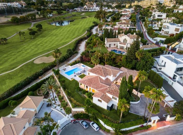 Image No.23-Villa de 5 chambres à vendre à Nueva Andalucia