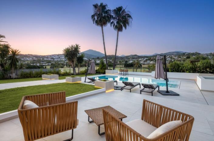 Image No.25-Villa de 5 chambres à vendre à Nueva Andalucia