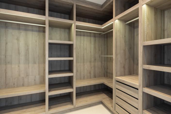 Image No.12-6 Bed Villa for sale