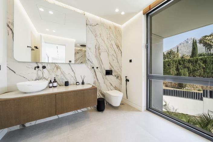 Image No.24-Villa de 5 chambres à vendre à Nueva Andalucia