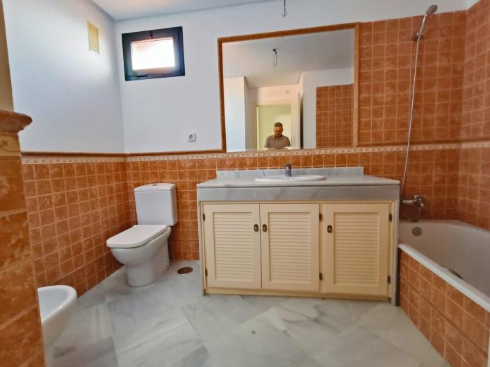 Image No.21-2 Bed Apartment for sale