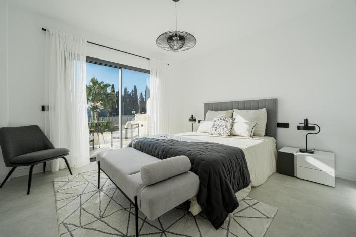 Image No.10-3 Bed Townhouse for sale