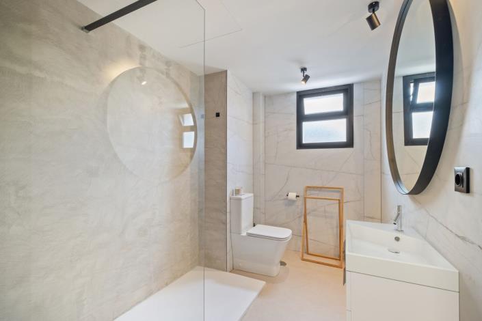 Image No.9-2 Bed Apartment for sale