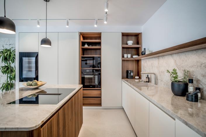 Image No.16-4 Bed Townhouse for sale