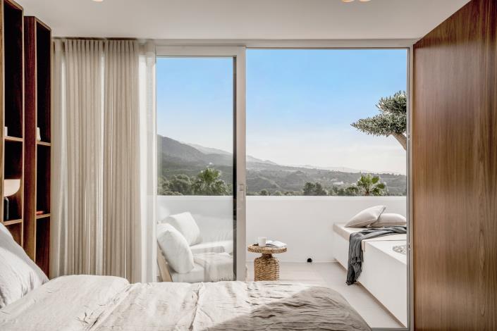 Image No.23-4 Bed Townhouse for sale