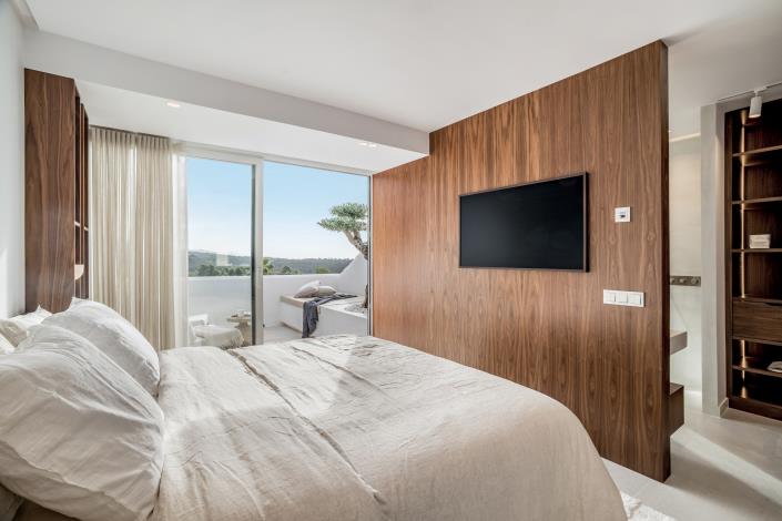 Image No.29-4 Bed Townhouse for sale