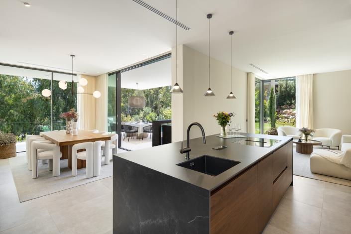 Image No.10-6 Bed Villa for sale