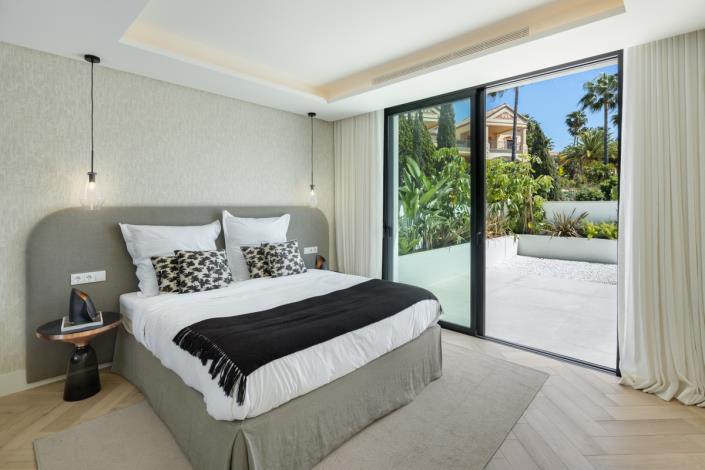 Image No.11-6 Bed Villa for sale