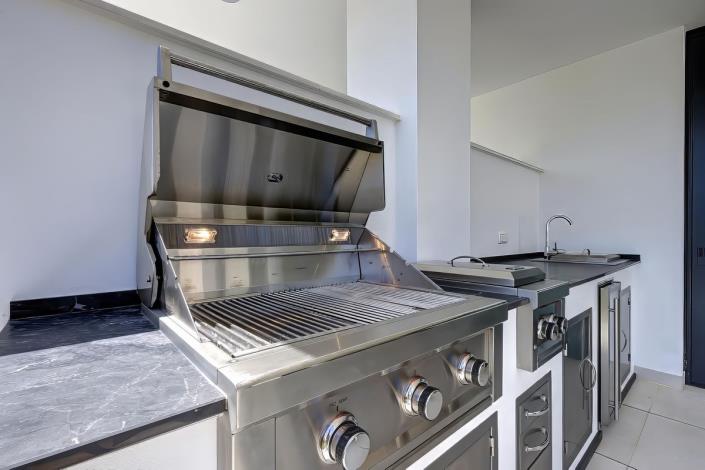 Image No.9-3 Bed Apartment for sale