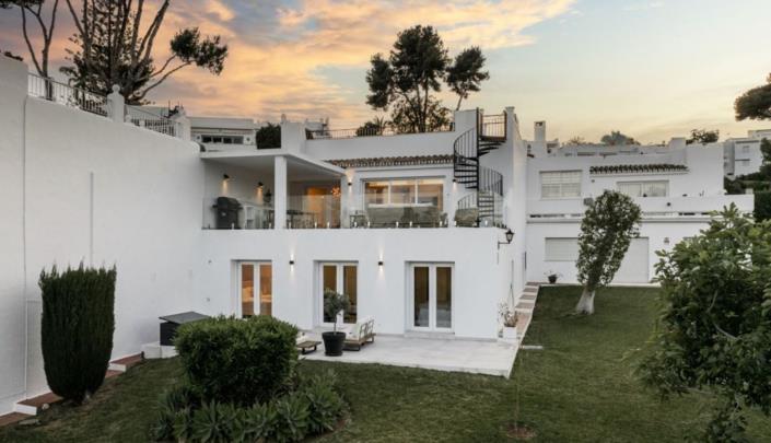 Image No.16-4 Bed Townhouse for sale