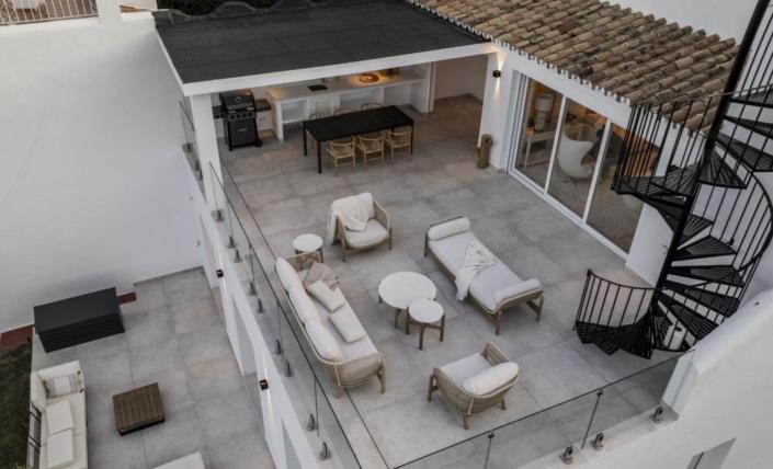 Image No.17-4 Bed Townhouse for sale