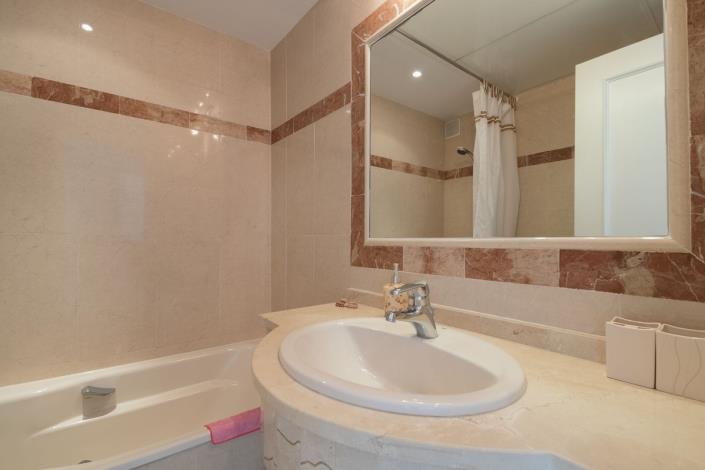 Image No.21-4 Bed Penthouse for sale