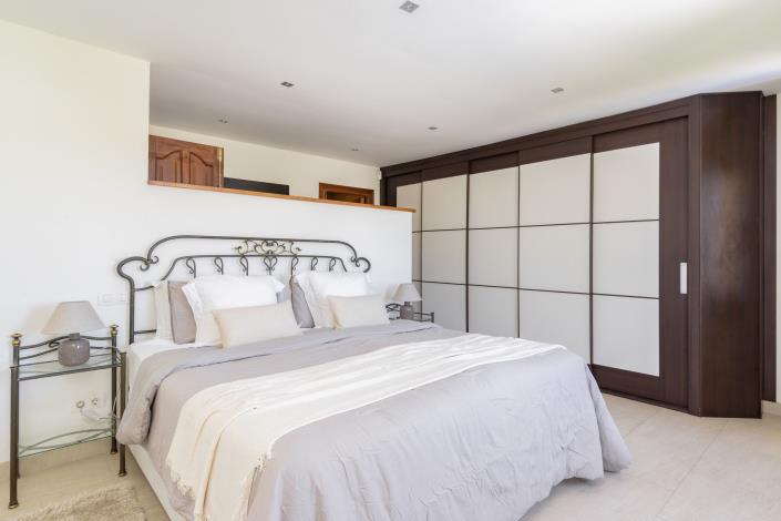 Image No.7-Maison / Villa de 4 chambres à vendre à Estepona