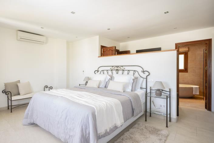 Image No.11-Maison / Villa de 4 chambres à vendre à Estepona