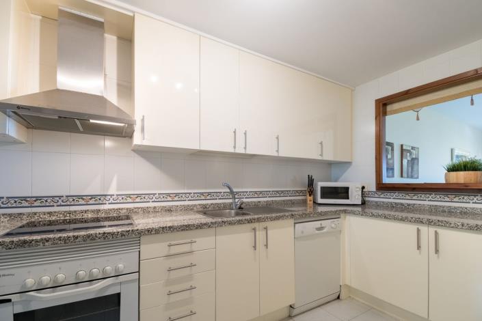 Image No.18-2 Bed Apartment for sale