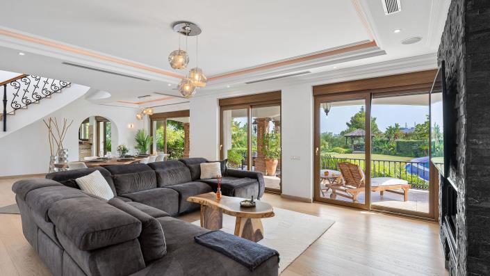 Image No.13-6 Bed Villa for sale