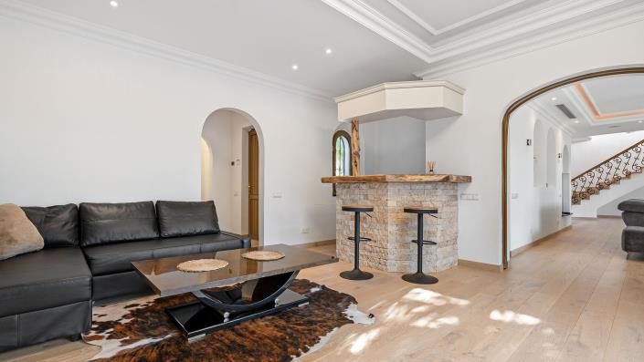 Image No.42-6 Bed Villa for sale