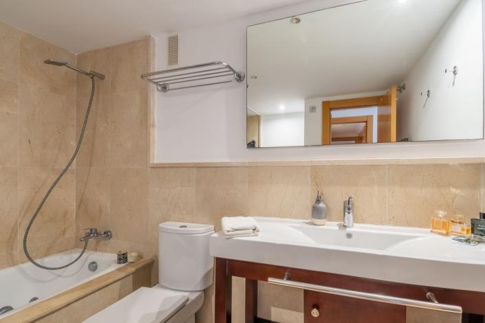 Image No.18-2 Bed Apartment for sale